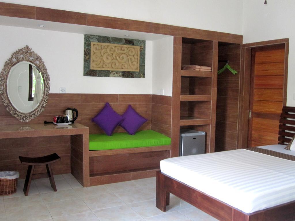 Galang Kangin Bungalows Amed  Room photo