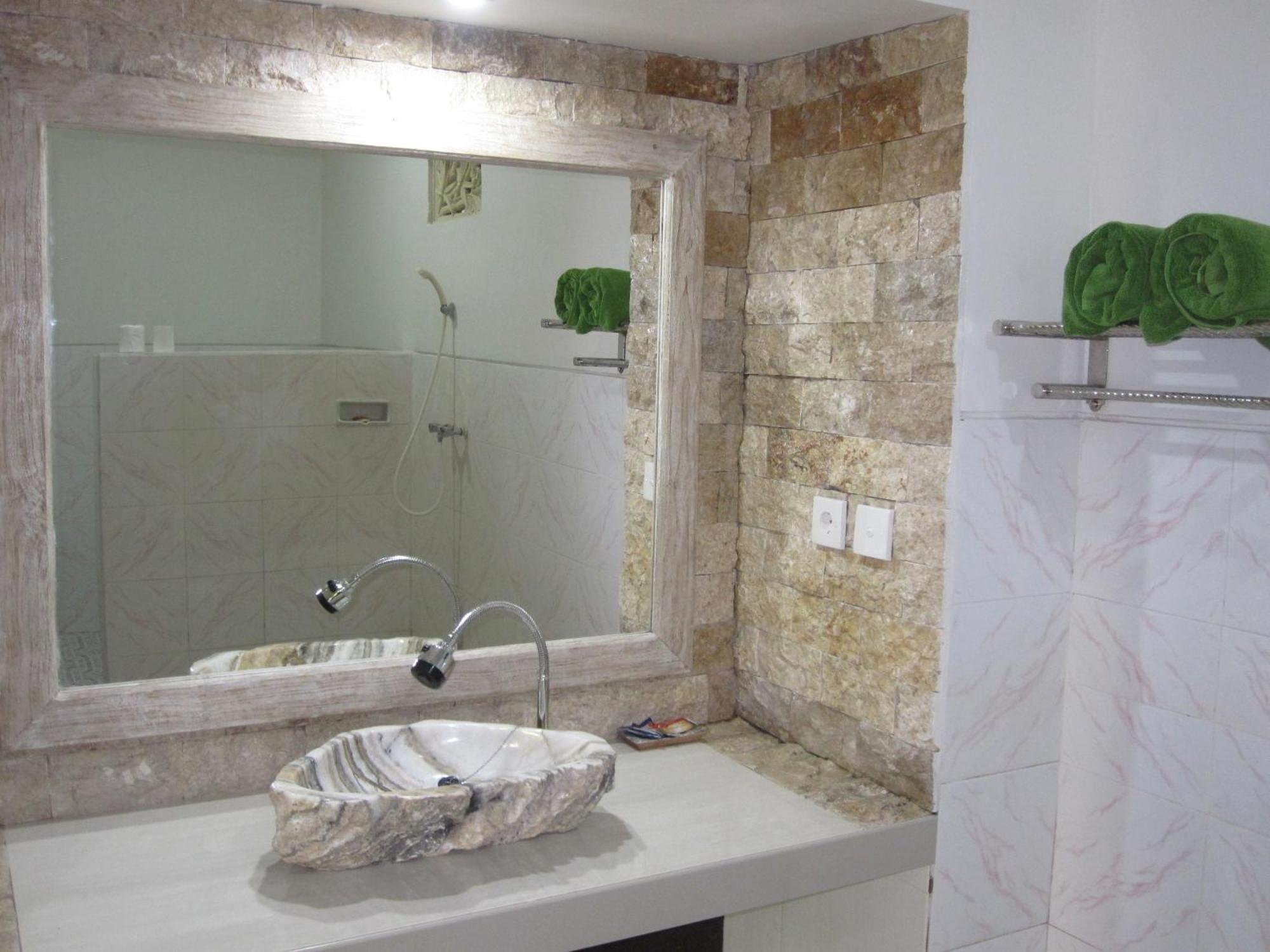Galang Kangin Bungalows Amed  Room photo