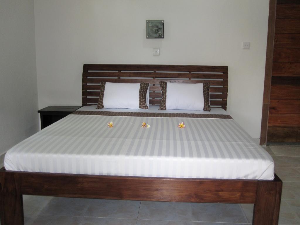 Galang Kangin Bungalows Amed  Room photo