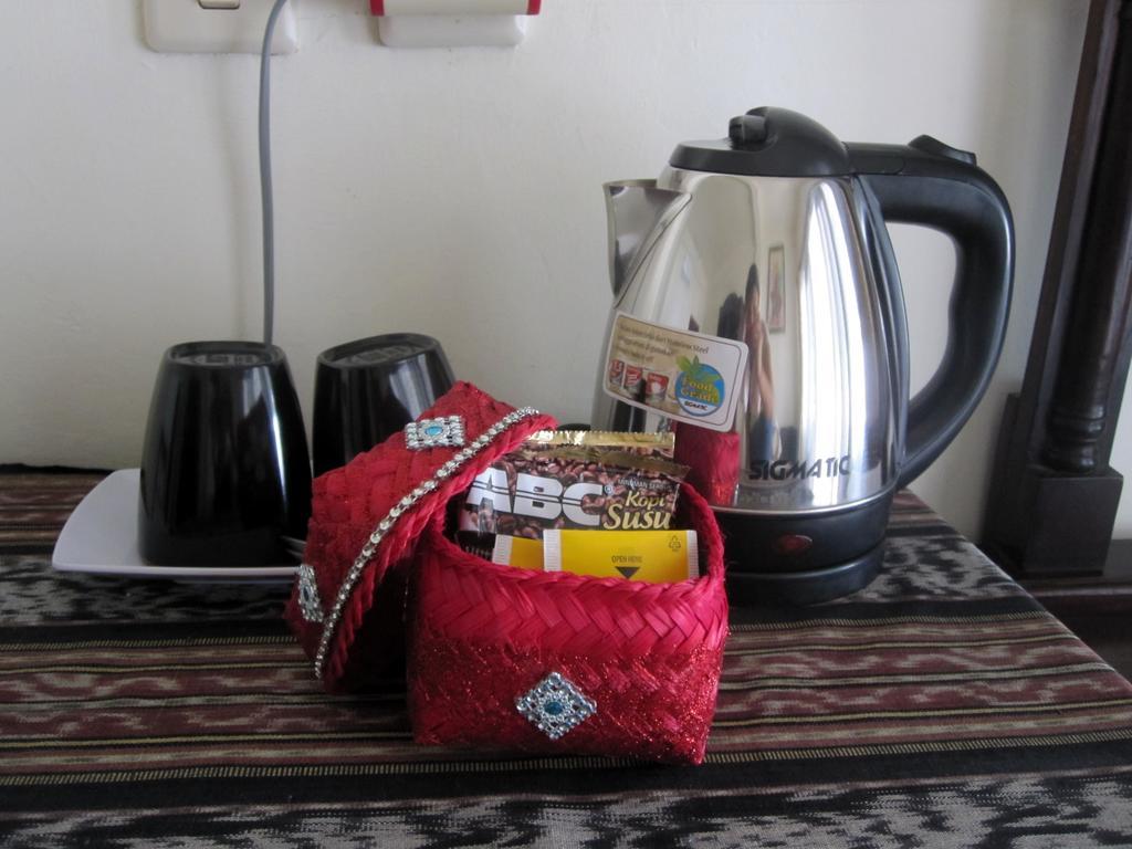 Galang Kangin Bungalows Amed  Room photo